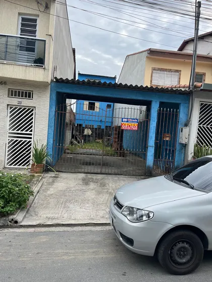 Casa Com 01 Suíte, Cozinha, 01 Banheiro Social E Lavanderia 
