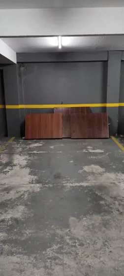 Cochera Cubierta En Sub Suelo A 100 Metros De La Plaza San Martín. 