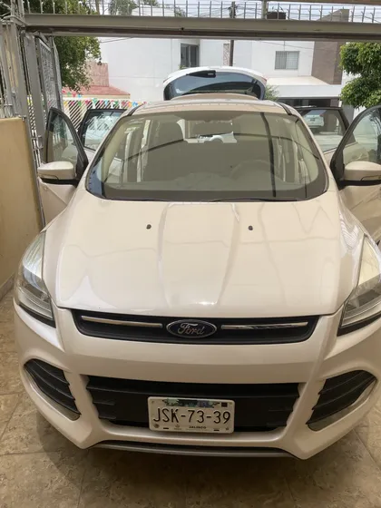 Ford Escape 2.5 S Plus