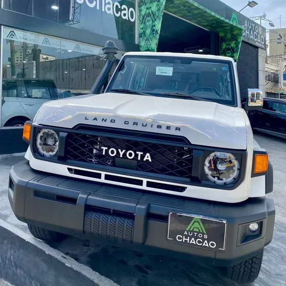 Toyota Land Cruiser Serie 76 Lx 40th Anniversary