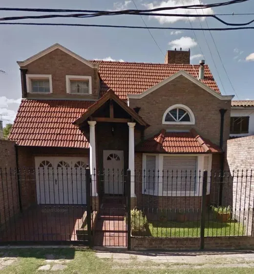 Chalet Bella Vista A 3 Cuadras Estacion Calle 20 De Junio 1300