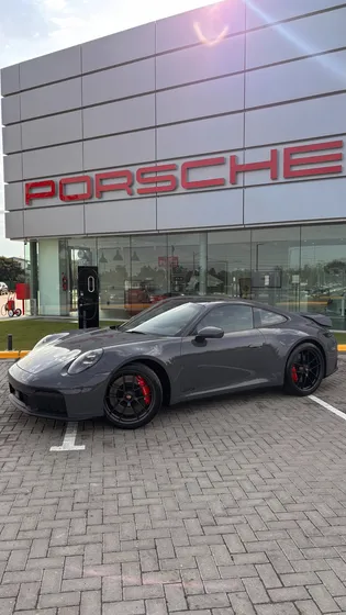 Porsche 911 Carrera 4 Gts