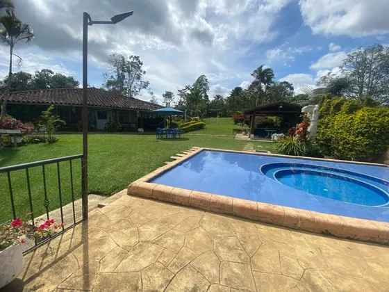 Km 30, Vía Al Carmen, 8.000 M2, Hermosa Finca Campestre En Venta