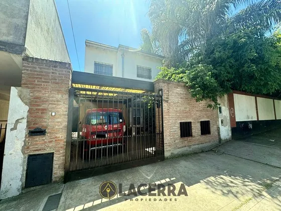 Casa En Venta Chilavert 3 Amb En Pb. Y 4 Amb En Pa.