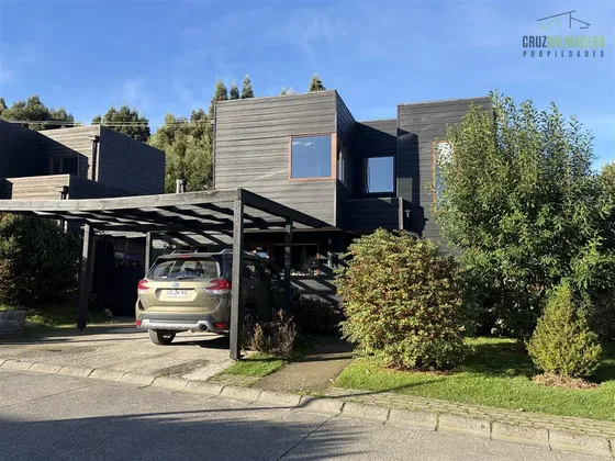 Casa En Venta De 4 Dorm. En Puerto Varas