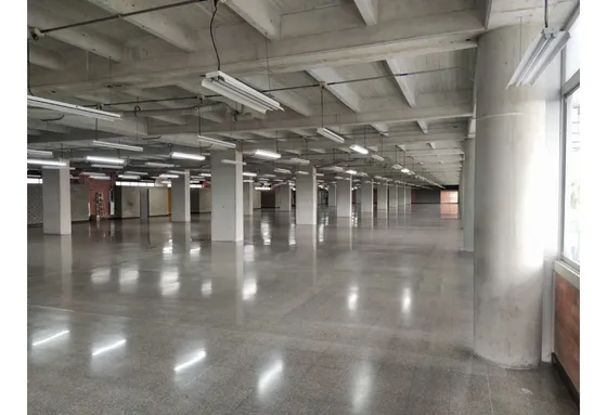 Arriendo Local En El Centro Empresarial Olaya Herrera, Medellín