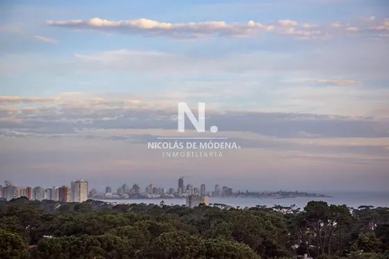 Vende Apartamento De 3 Dormitorios En Roosevelt  Punta Del Este