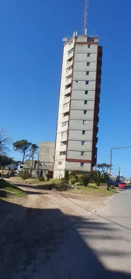 Villa Gesell - Venta  Departamento 3 Ambientes  Gas Natural  Av 4 Y Paseo 112