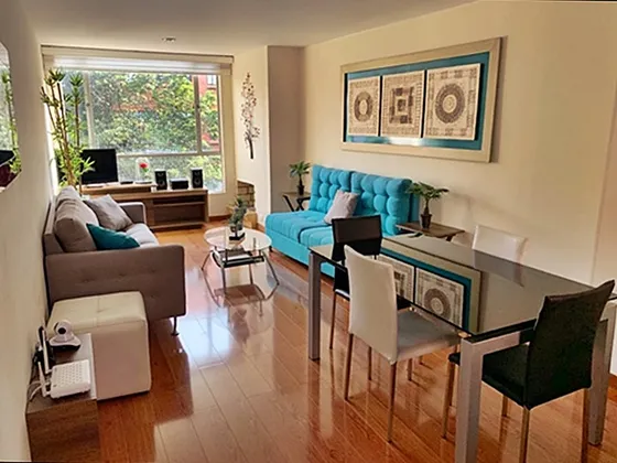 Apartamento De 3 Alcobas. Piso 4 Exterior Con Ascensor. 2 Parqueaderos Cubiertos.