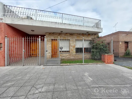 Apta A Credito!! Bonita Casa Estilo Americana De 3 Ambientes En Una Sola Planta!
