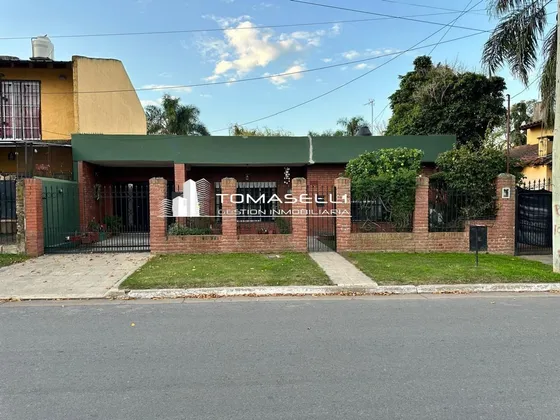 Venta Casa 3 Ambientes - Con Cochera - Ciudad Evita