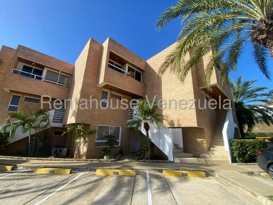 Se Vende Townhouse En Playa Moreno