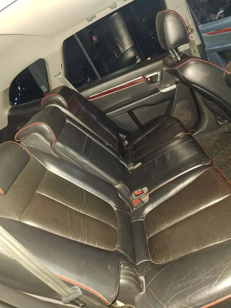 Hyundai Santa Fe Hyundai Santa Fe 2.7 V6 GLS Automatic Transmission, Premium 4x4 2008 Phone: 341 552-9094
