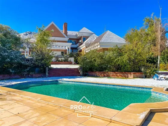 Casa En Venta De 7 Dorm. En Las Condes