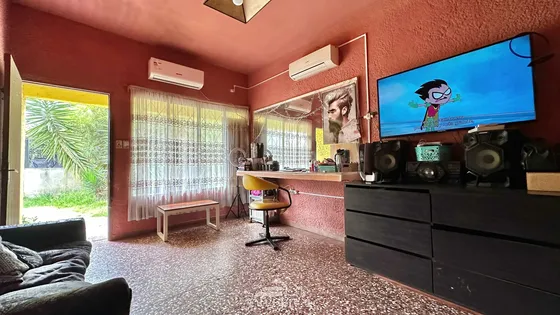 Venta De Casa Con Un Gran Terreno A Reciclar En Barros Blancos