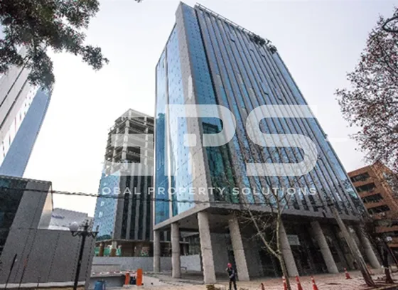 Edificio Plaza Bucarest / Plaza Suecia (of. 504)