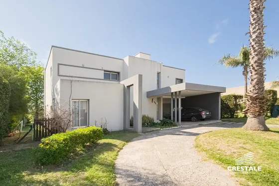 Venta Casa 4 Dormitorios Miraflores Funes