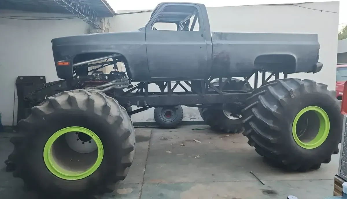 Monster 4x4 Para Barro Publicidad Aventura V8 Americano Liqu