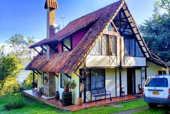 Venta Casa Tipo Chalet Alemán En Frente Al Embalse - La Calera. (13754).