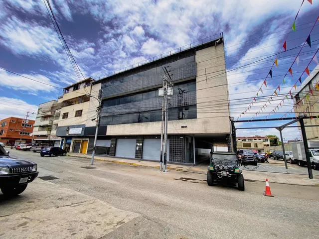 Edificio Comercial Calle Páez Maracay