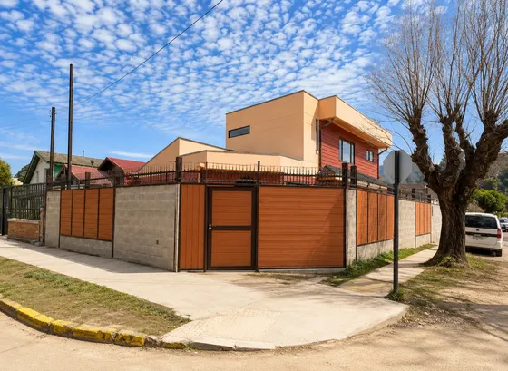 Amplia Casa De Dos Niveles En Venta Quilpué