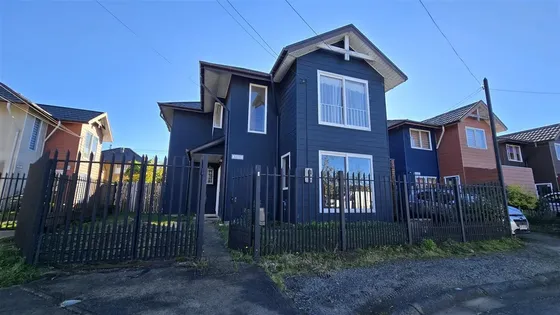 Casa En Venta De 3 Dorm. En Puerto Montt
