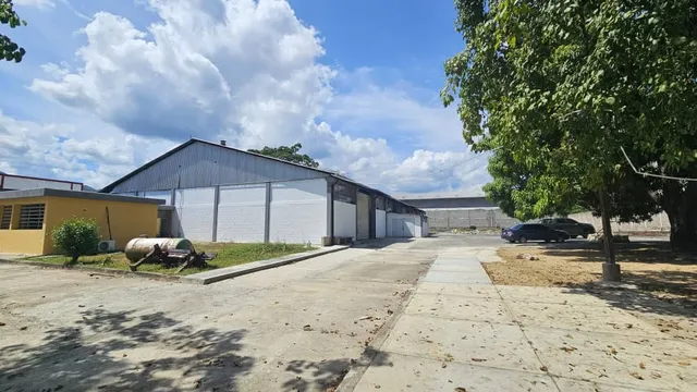 Galpon Industrial - Zona Ind. Del Este - 1800m2