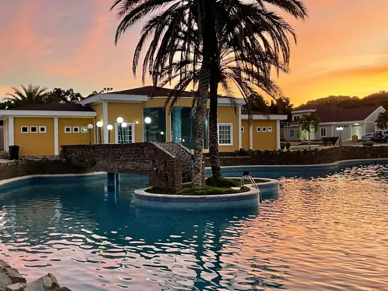 Moderna Y Exclusiva Casa Con Todo El Confort Para Vivir En Total Tranquilidad Y Relax