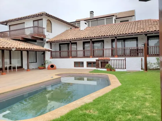 Venta Espectacular Casa Estilo Colonial En Jardín Del Mar