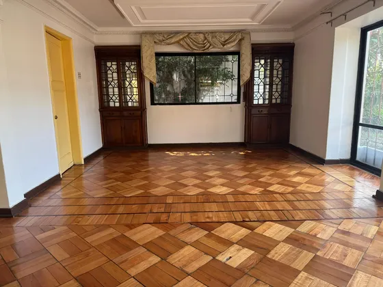 Casa En Venta En Estadio Nacional Con Jardín