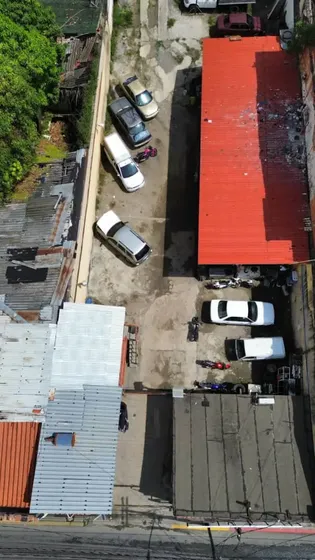 Terreno De 905 Mts2 Con 2 Locales Comerciales.
