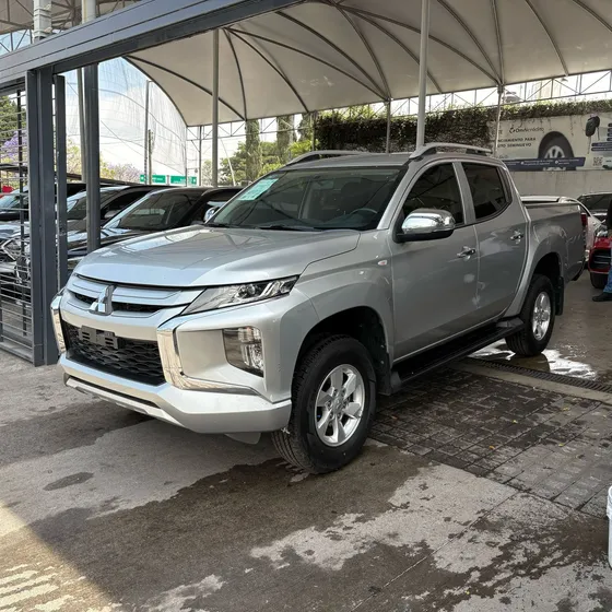 Mitsubishi L200 2.4 Cd Glx 4x2 Mt
