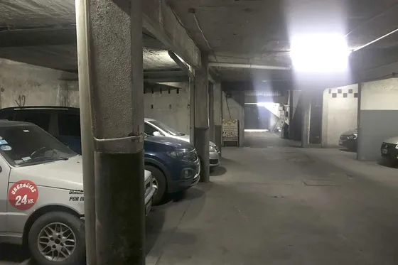 Venta Cochera En Planta Baja, Bajas Expensas