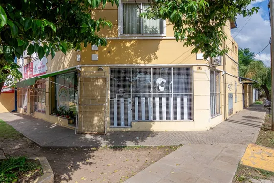 Venta 3 Locales+2 Departamentos,los Boulevares,cba
