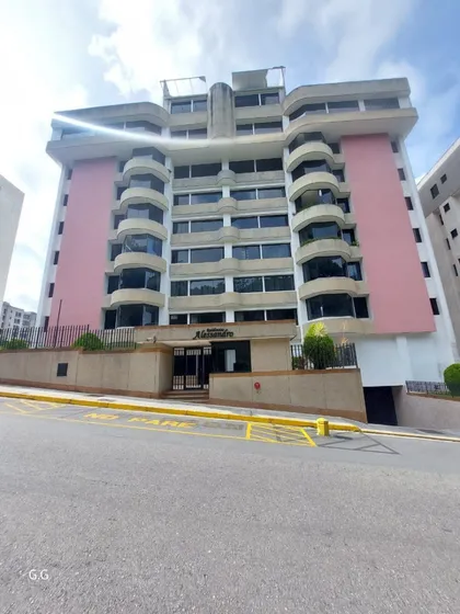 Moderno Apartamento En Venta, Urbaniación Las Minas