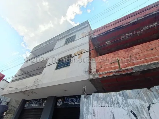 Ab Trae Para Ud Amplio Y Cómodo Apartamento En Venta Ubicado En Casco Central, Frente A La Plaza Bolívar De Guigue