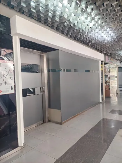 V.larez  Vende O Alquila Local, Torre Cc Camoruco, Av. Bolívar Norte Pll-331