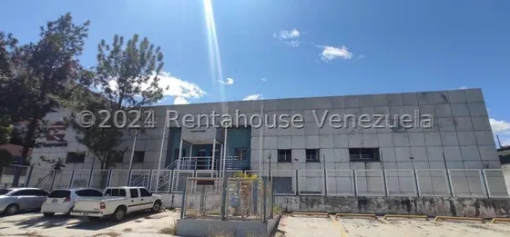 Se Vende Galpón Industrial Con Grandes Espacios Posee Banco De Transformadores Tanque 80 Mil Lts Y Más 24-26697 Hc