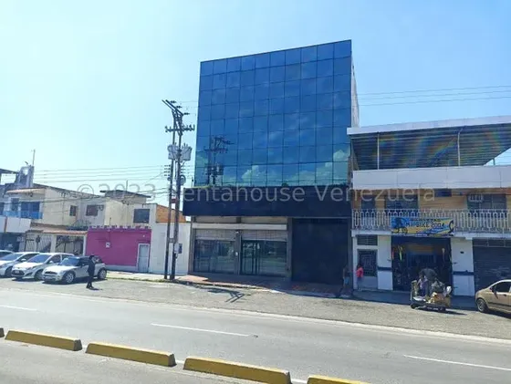 Impecable Galpón En Venta En Avenida Constitución De Maracay (jbra 26-6020)