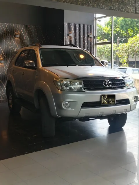 Toyota Fortuner 4x4