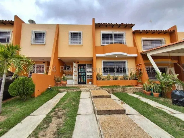 Casa En Venta En Barquisimeto Urb Royal Park Posee Bellas Areas Comunes Todos Los Servicios Basicos En Optimas Condiciones Cod 25 3449 Comunicate Soy Gabi Irastorza                                    