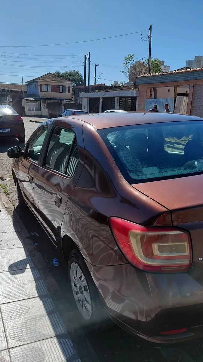 Renault Logan 2015 1.0 16v Expression Hi-flex 4p — foto 3