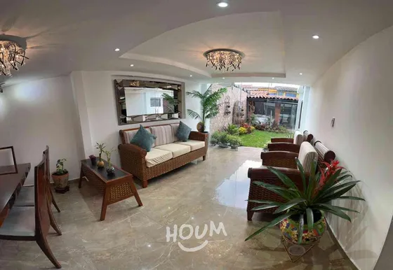 Casa En Las Villas. 4 Habitaciones, 300 M², Id: 148776