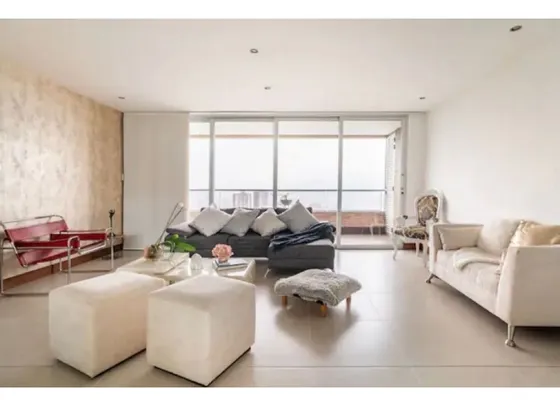 Apartamento Amoblado Cerca Al Tesoro