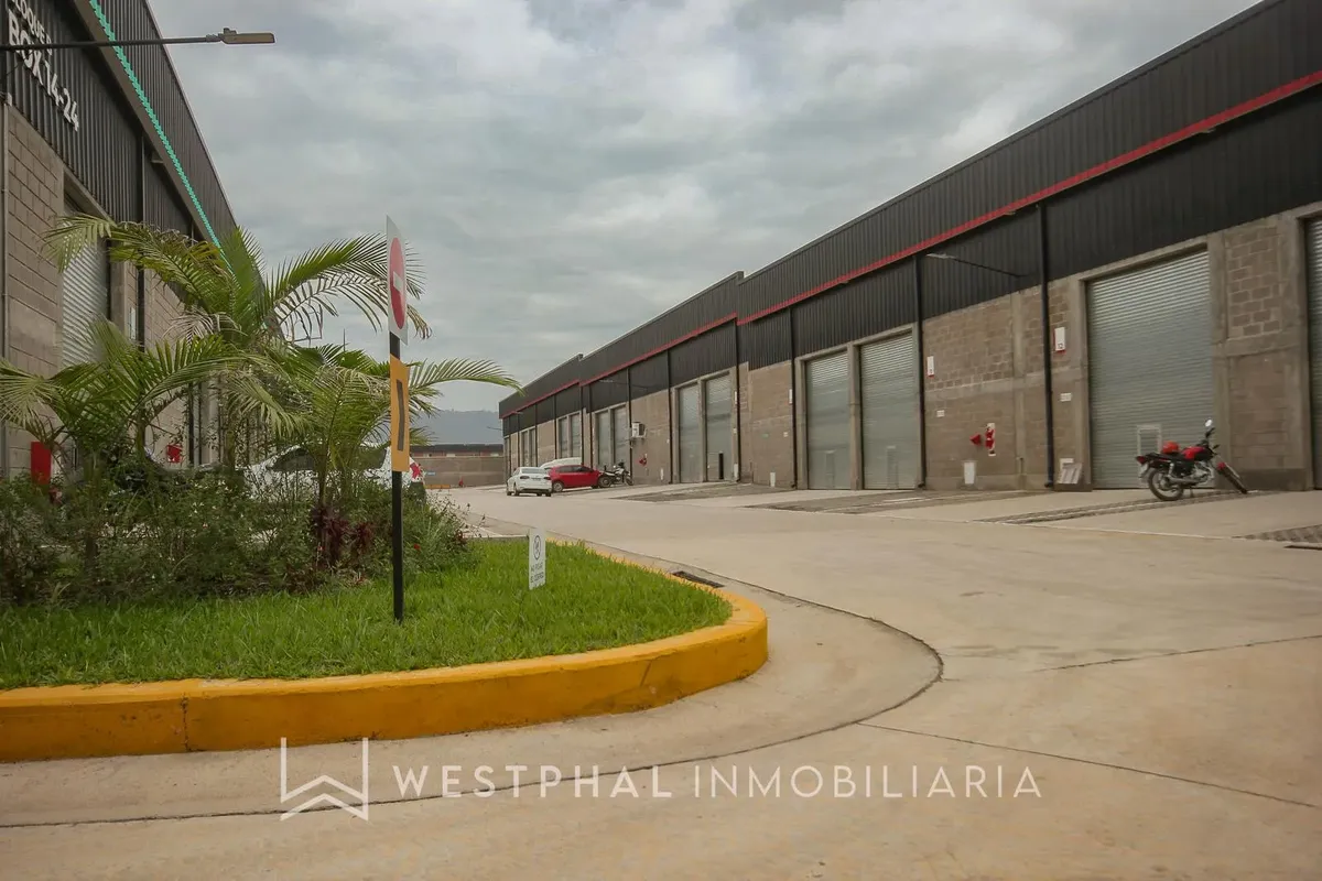 Galpón 60 M2 - Multibox - Camino Del Peru 700