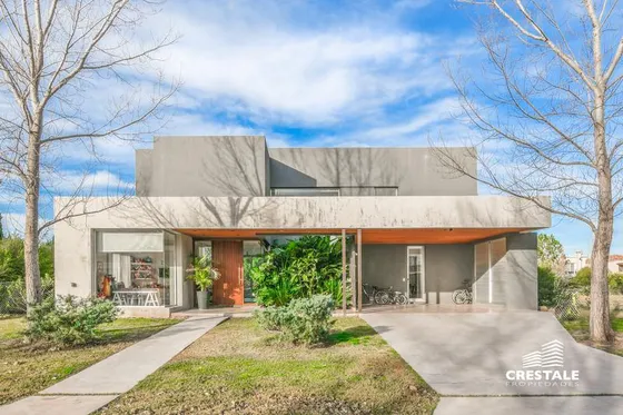 Venta Casa 4 Dormitorios Kentucky Funes