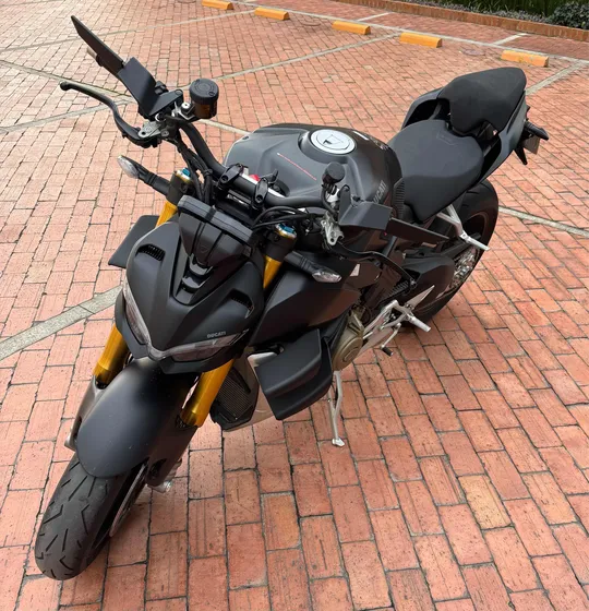 Ducati Street Fighter V4s Dark Stealth