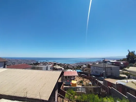 Casa En Venta De 5 Dorm. En Valparaíso Cerro La Cruz.