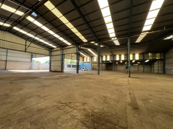Alquiler Galpón 2500m2 En Hurlingham