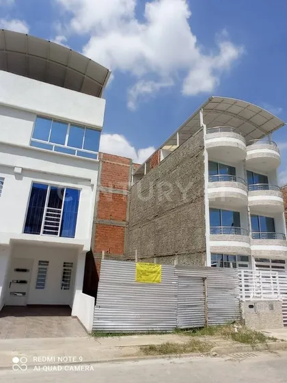 Lote En Venta En Ciudad 2000. Cod V8014447
